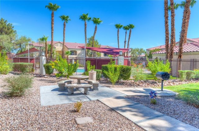 7885 West Flamingo Road 2152, Las Vegas, NV 89147
