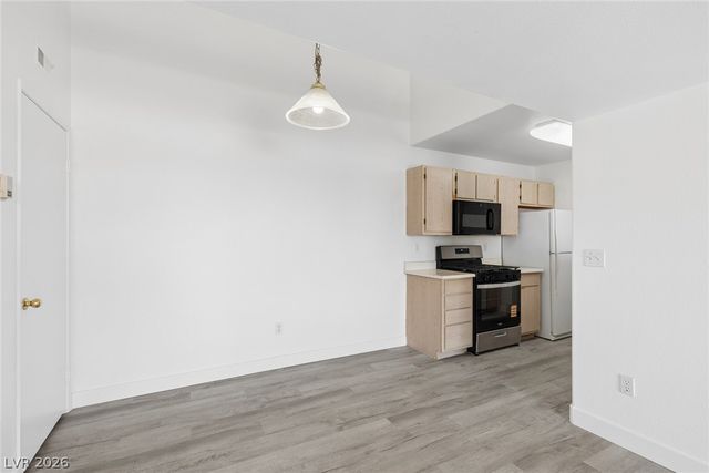 7885 West Flamingo Road 2152, Las Vegas, NV 89147