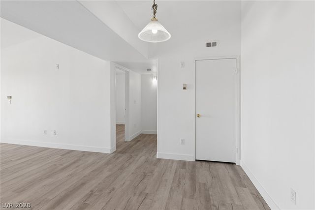 7885 West Flamingo Road 2152, Las Vegas, NV 89147