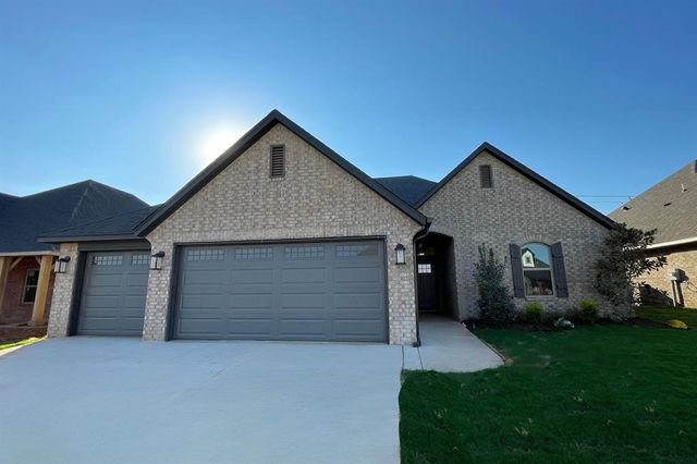 3329 Slate River Drive, Yukon, OK 73099