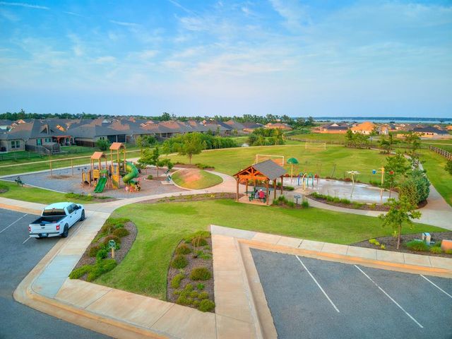 3329 Slate River Drive, Yukon, OK 73099