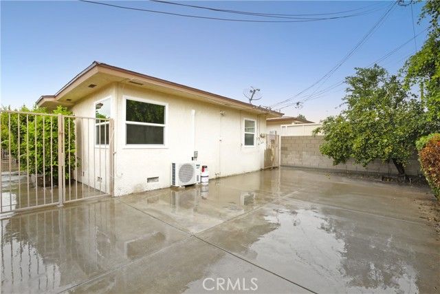 10520 Myrtle Street, Downey, CA 90241