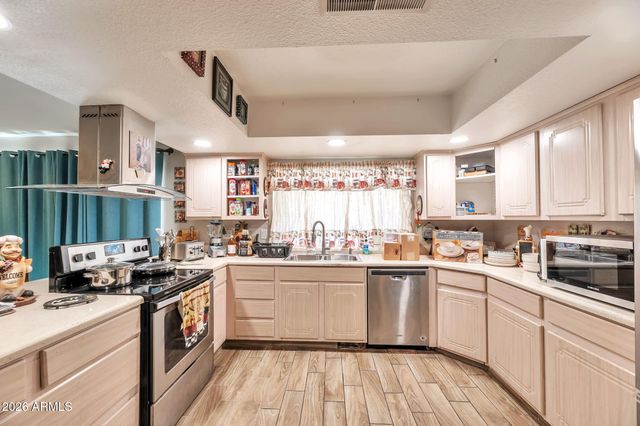 6201 W RIVIERA Drive, Glendale, AZ 85304