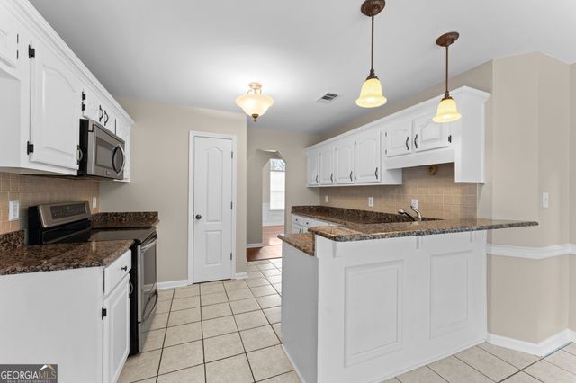 302 Jubilee Circle, Bonaire, GA 31005