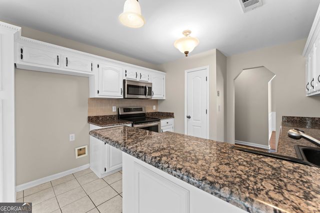 302 Jubilee Circle, Bonaire, GA 31005