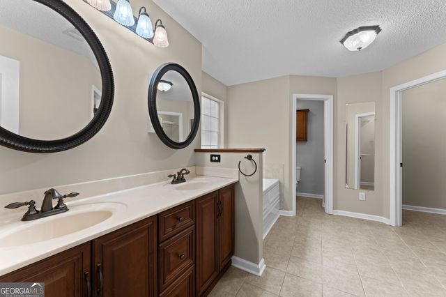 302 Jubilee Circle, Bonaire, GA 31005