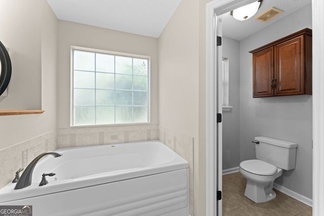 302 Jubilee Circle, Bonaire, GA 31005