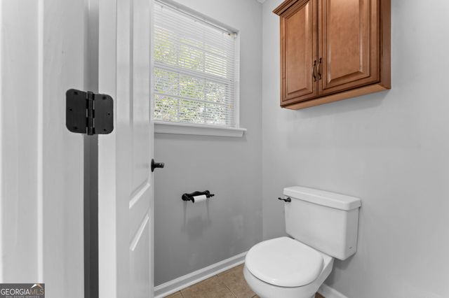 302 Jubilee Circle, Bonaire, GA 31005
