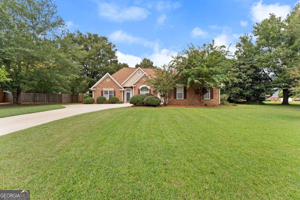 302 Jubilee Circle, Bonaire, GA 31005