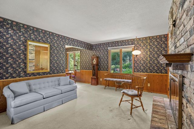 8009 37th Avenue N, New Hope, MN 55427