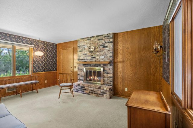 8009 37th Avenue N, New Hope, MN 55427