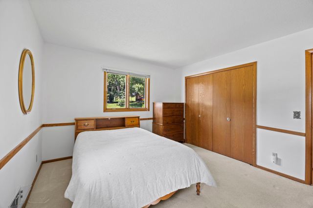 8009 37th Avenue N, New Hope, MN 55427