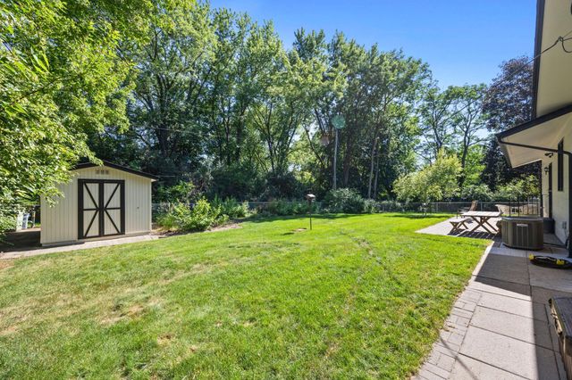 8009 37th Avenue N, New Hope, MN 55427