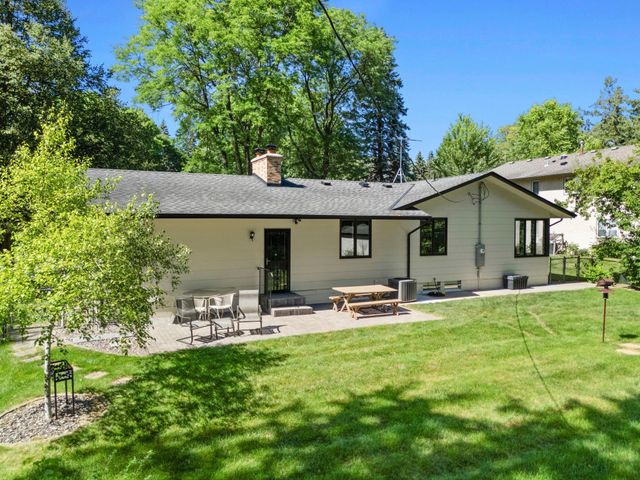 8009 37th Avenue N, New Hope, MN 55427