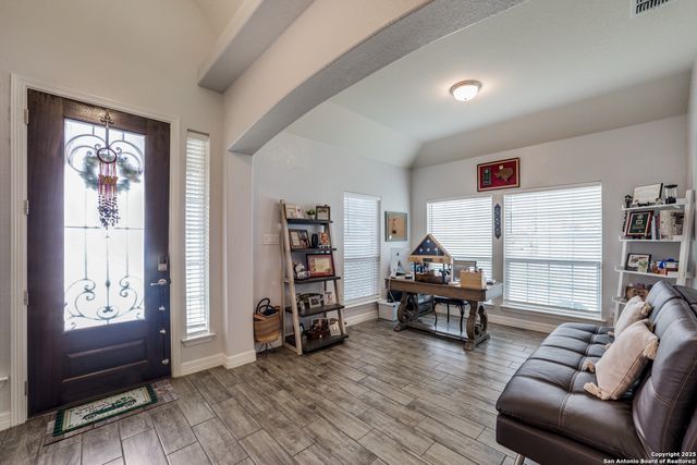 528 Lilly Blf, Castroville, TX 78009