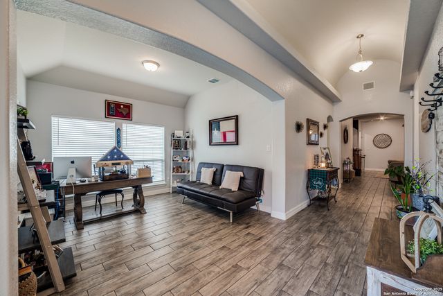 528 Lilly Blf, Castroville, TX 78009