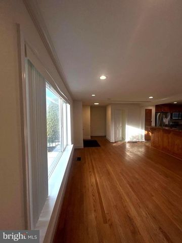 5718 BLACK HAWK DR, Oxon Hill, MD 20745