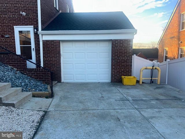 5718 BLACK HAWK DR, Oxon Hill, MD 20745