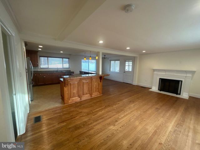 5718 BLACK HAWK DR, Oxon Hill, MD 20745