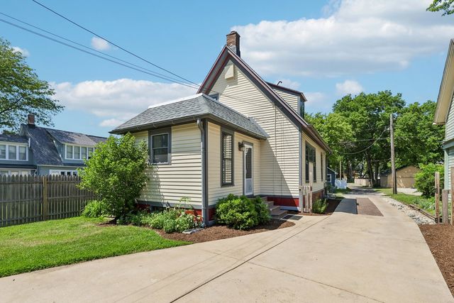 514 W Park Avenue, Aurora, IL 60506