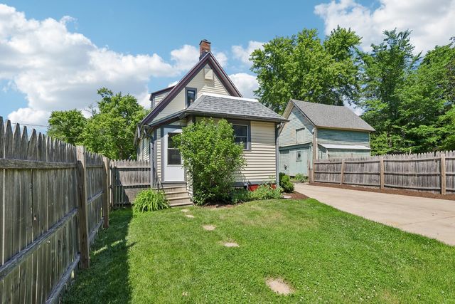 514 W Park Avenue, Aurora, IL 60506