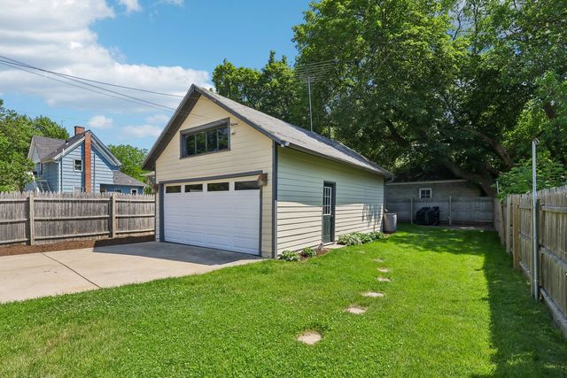 514 W Park Avenue, Aurora, IL 60506