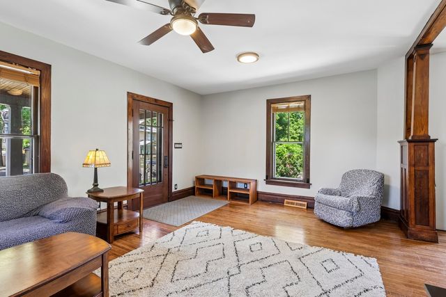 514 W Park Avenue, Aurora, IL 60506