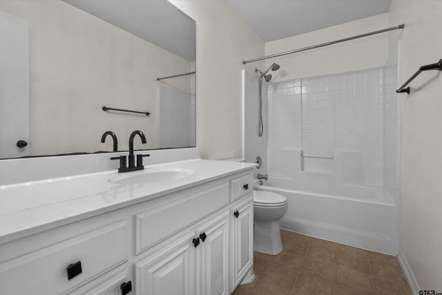 440 Maggie Cir, Flint, TX 75762