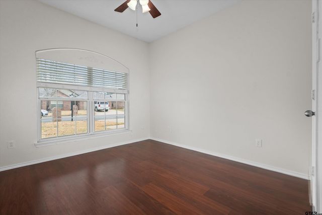 440 Maggie Cir, Flint, TX 75762