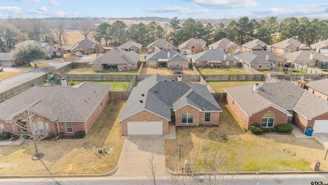 440 Maggie Cir, Flint, TX 75762