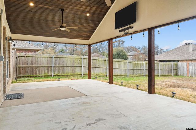 440 Maggie Cir, Flint, TX 75762