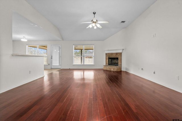 440 Maggie Cir, Flint, TX 75762