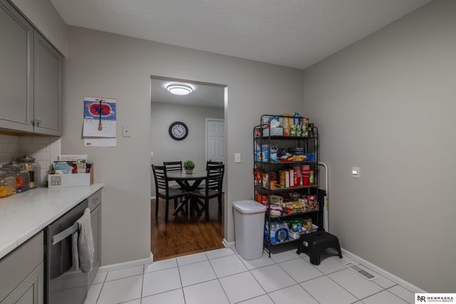 3525 S 91st Street, Omaha, NE 68124