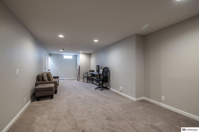 3525 S 91st Street, Omaha, NE 68124