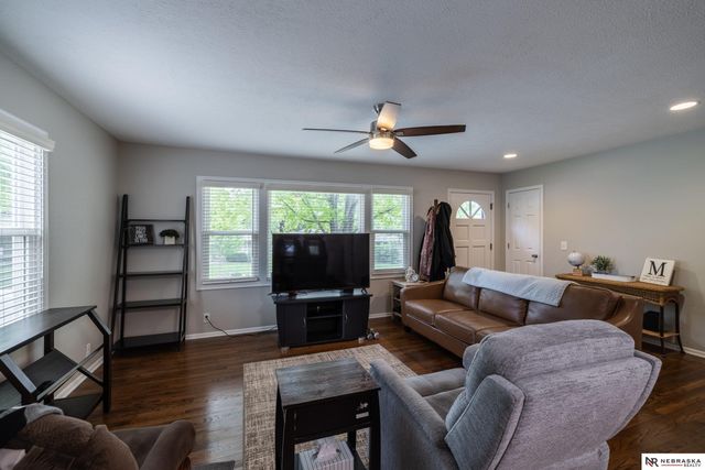 3525 S 91st Street, Omaha, NE 68124