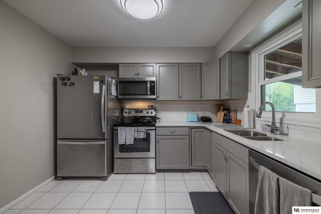 3525 S 91st Street, Omaha, NE 68124