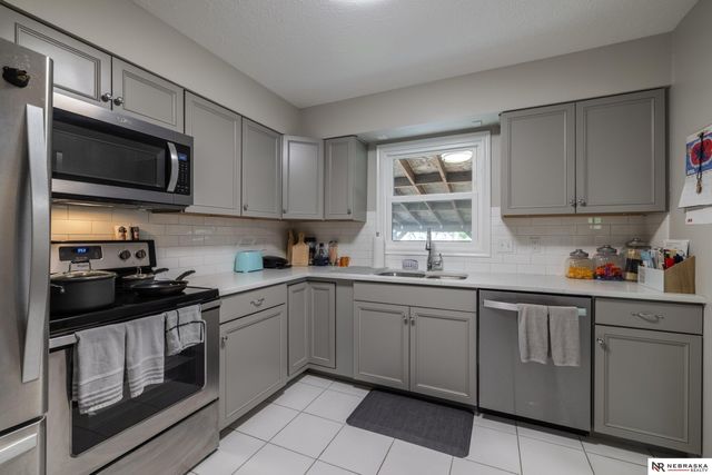 3525 S 91st Street, Omaha, NE 68124