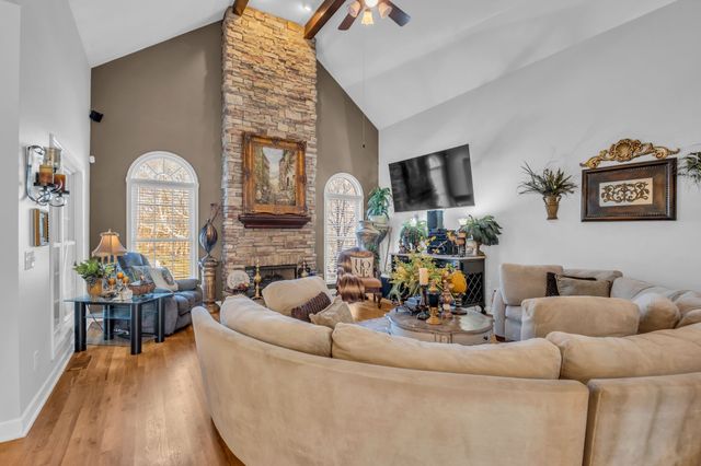 1914 Bartons Cv, Lebanon, TN 37087