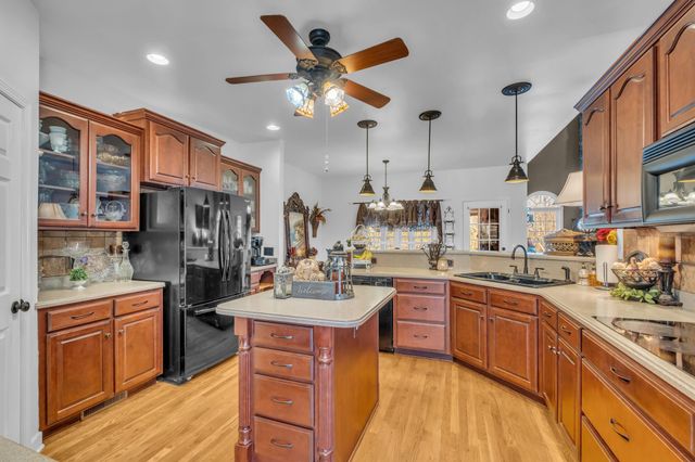 1914 Bartons Cv, Lebanon, TN 37087