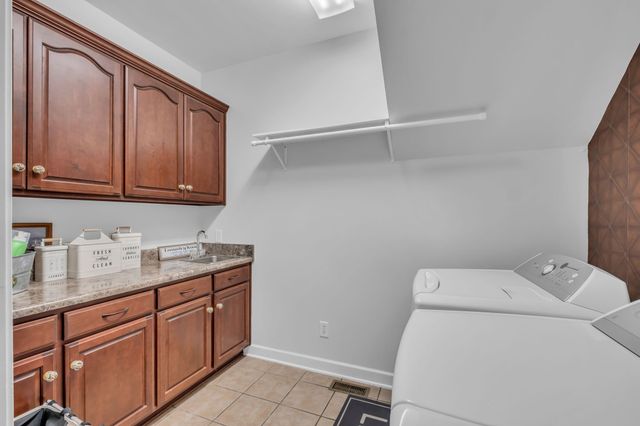 1914 Bartons Cv, Lebanon, TN 37087