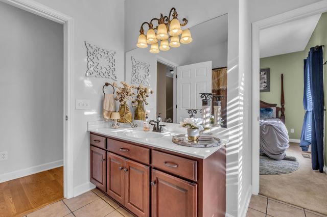 1914 Bartons Cv, Lebanon, TN 37087