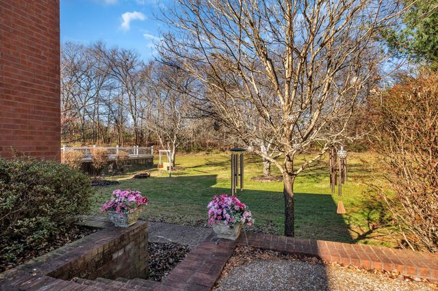 1914 Bartons Cv, Lebanon, TN 37087