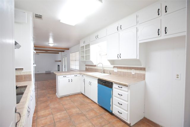 3821 Winifred Drive, Fort Worth, TX 76133