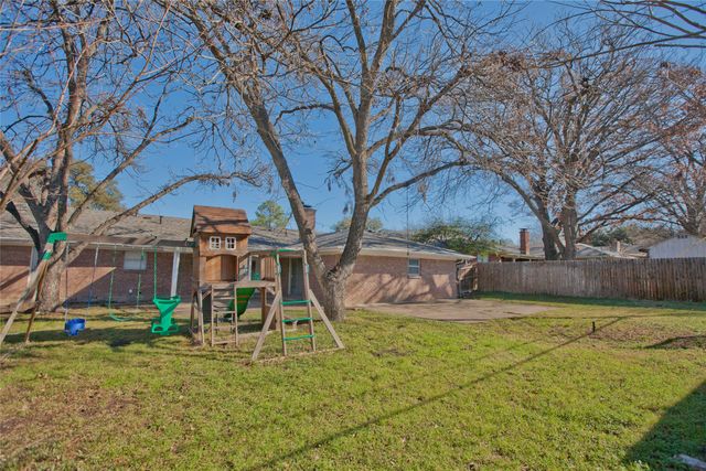 3821 Winifred Drive, Fort Worth, TX 76133