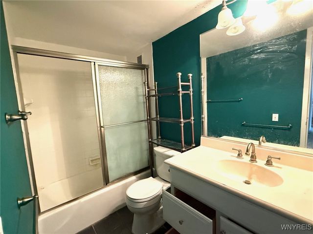 5854 Main Street 403, Amherst, NY 14221