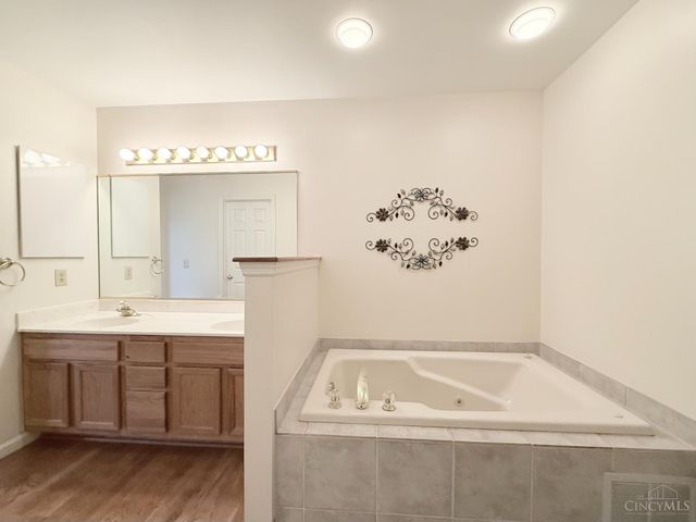 60 Horizon Drive, Hamilton, OH 45013