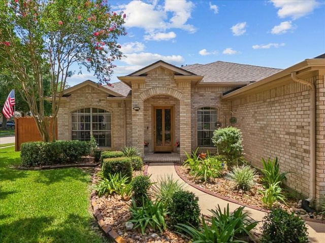 10002 Dawn Brook Drive, Pearland, TX 77584