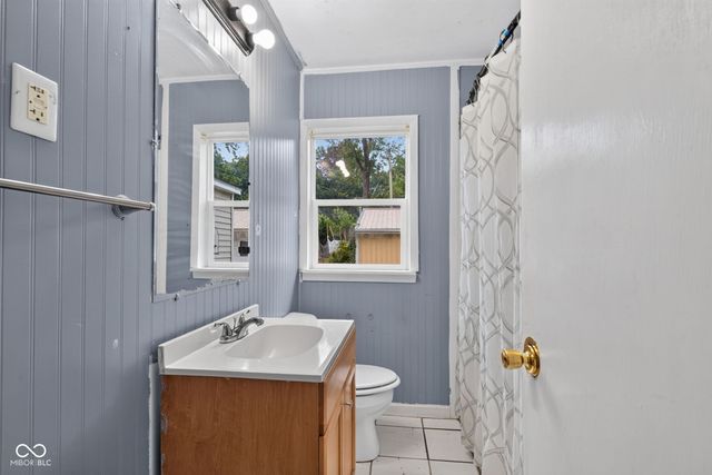 321 E 39th Street, Anderson, IN 46013