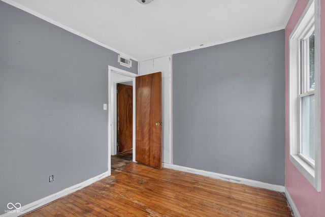 321 E 39th Street, Anderson, IN 46013