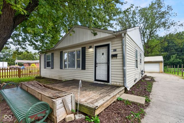 321 E 39th Street, Anderson, IN 46013